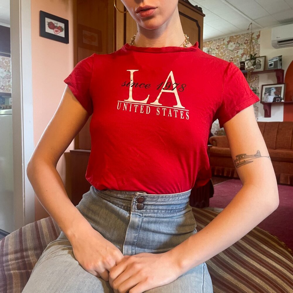 90s style LA red cropped baby tee!